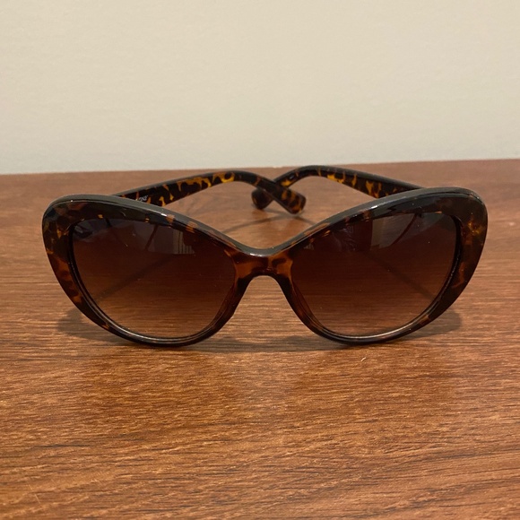 Sunglasses - Picture 1 of 2